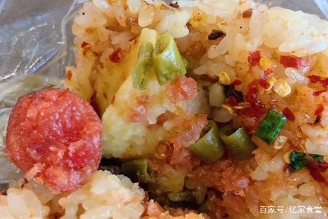 桂林小巷子里这家破旧小店,糯米饭4元吃到撑,11点开门