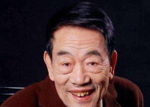 88岁杨少华一句话,讽刺8亿罚款事件,全场一片掌声!真敢说!