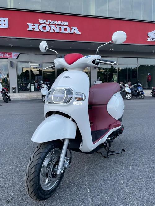 1w以下适合女生开的摩托车小踏板_摩托车_honda wing