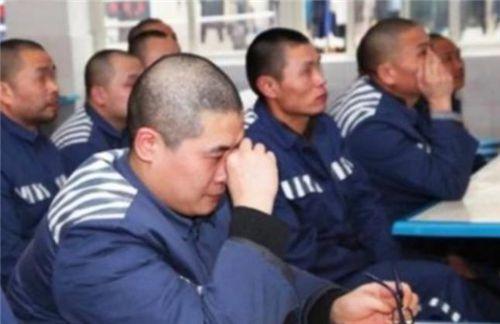 监狱劳改犯在服刑期间的生活他们有工资