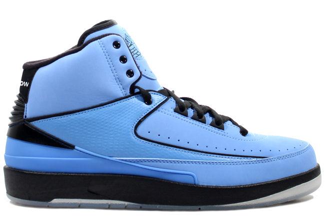 分中筒与底筒两款,而意大利生产及设计令aj 2外型上与当时的篮球鞋与