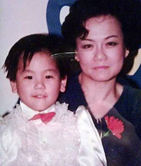 彭于晏:车展上,他一出场就秒杀无数菲林.