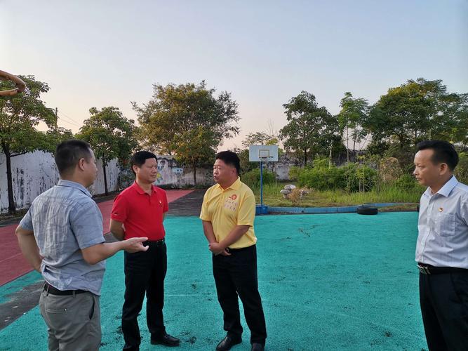 周铁伟主任也表示,作为家乡的一员确实能感受到父老乡亲对新建教学楼