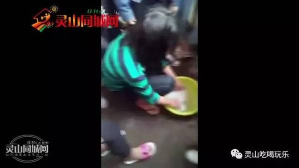 钦州某乡镇中学女生被众人肢体侮辱?真相在这里