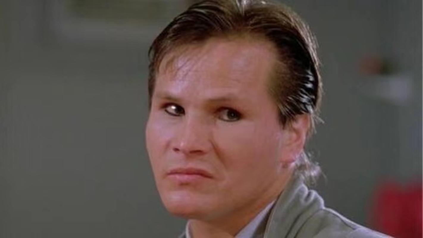 宾尼·尤奎德兹身高161cm,比成龙要矮一点,但身形比成龙还要壮很多