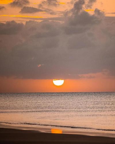 日落黄昏时刻天空太美了