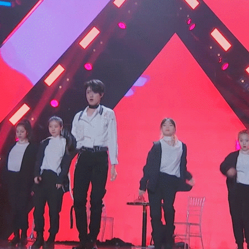 &出圈密码【朱志鑫】solo《magnetic》好看在哪里,到底是不是有效舞台