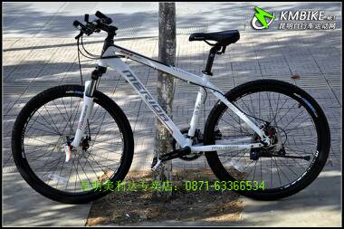 这个是不是美利达公爵600x2014款?怎么那么像2013款的公爵700呢?