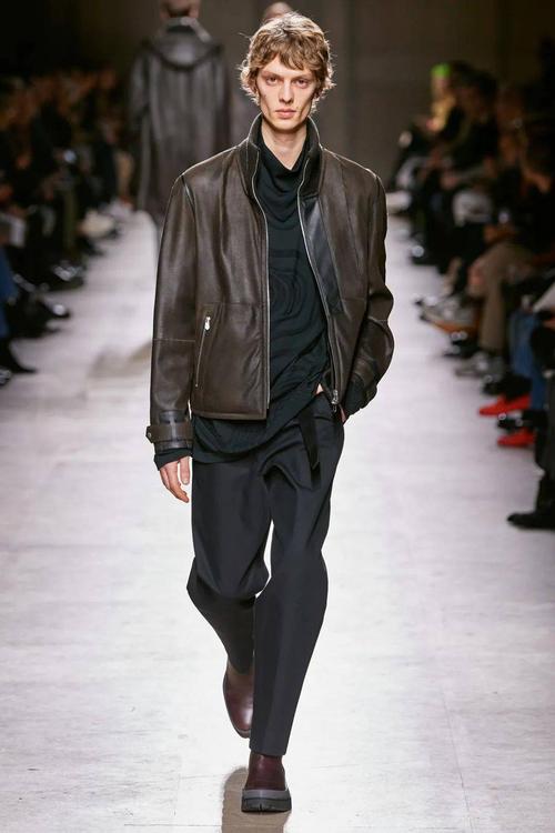 德国时尚男模登上日本版《vogue》封面!