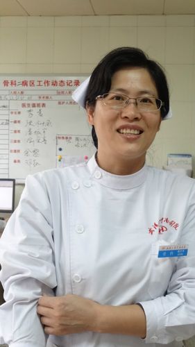 赠诗:武汉大学中南医院胡兰平护士长(系列报道五)