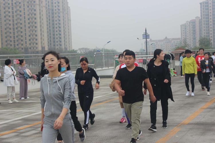 泊头信誉楼商厦举办"畅享运动,活出健康"健步走比赛