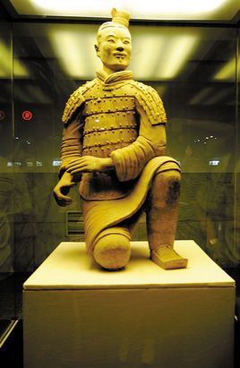 跪射俑