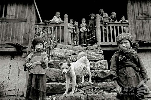 在他的摄影作品中,被拍摄对象十分自然,是吴家林对生命 本身的尊重,没