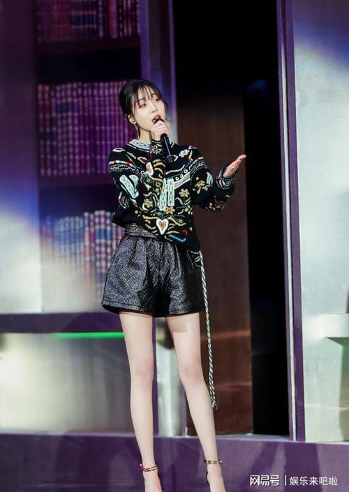 李溪芮真不愧是娱乐圈腿精,双腿仿佛被上帝吻过,网友:太完美了