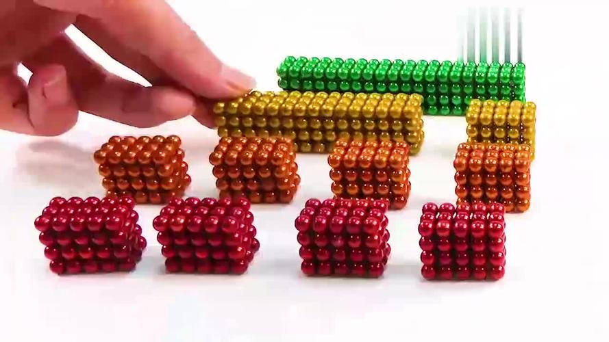 真会玩,用巴克球diy倒置的住宅,这手艺也是没谁了!