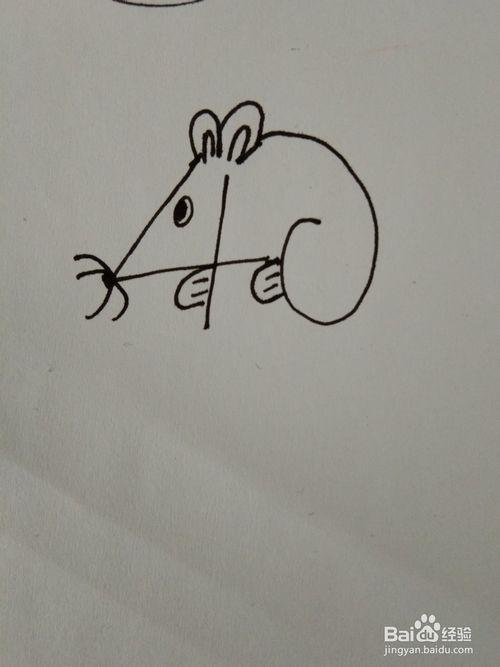 如何用数字4画简笔画小老鼠?