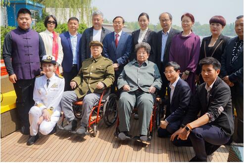 李讷带领大家揭开昆玉河文化商船红色面纱