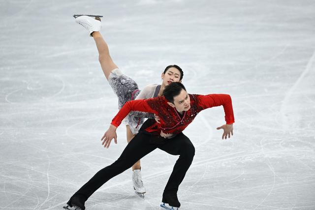 北京冬奥会花样滑冰团体赛双人滑自由滑赛况8