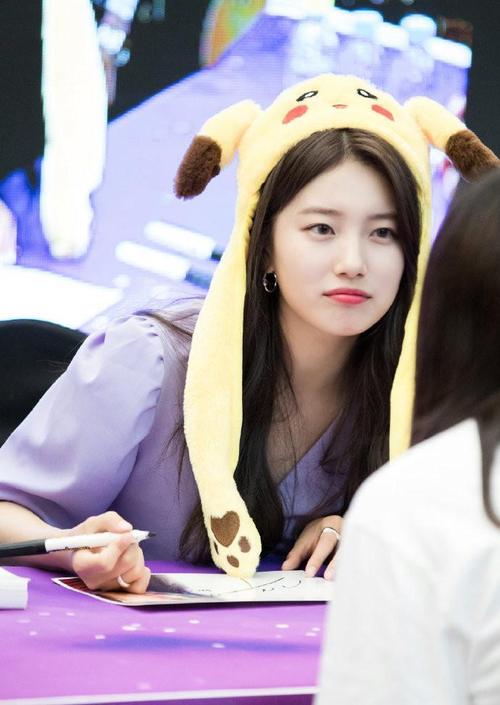 裴秀智新造型身高露馅,衬衫半裙168cm变178cm,这身材娱乐圈少见