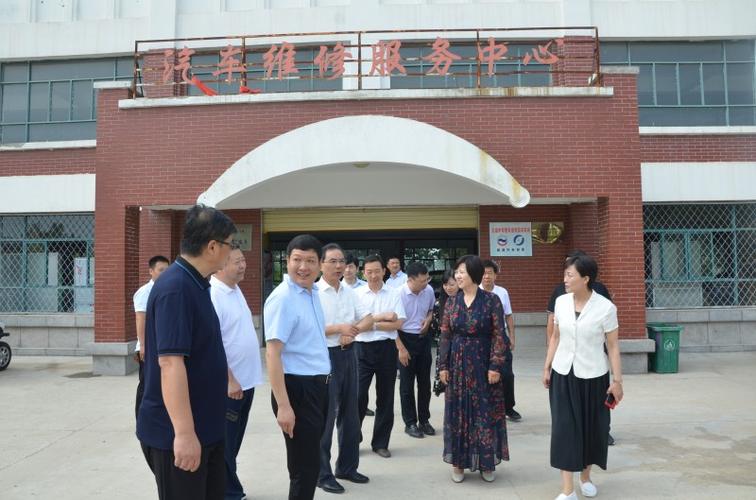 省政府副秘书长尹洪斌莅临孔祖中等专业学校调研夏邑职业教育发展情况