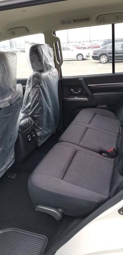 20款中东帕杰罗v93越野强悍美洲山猫|内饰|三菱汽车