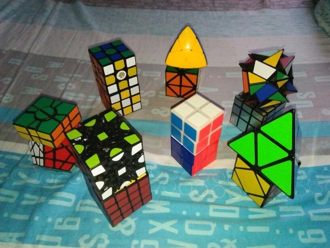 变幻金刚魔方怎样变成好看的形状