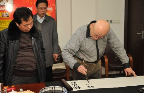 孝义,灵石,介休三地书画家应介休电力支公司的邀请于昨天下午三点