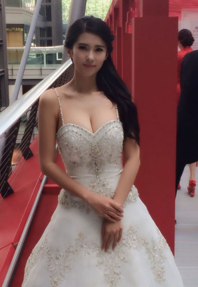 新女友身材尽显曲线之美,离开钟鹿纯,刘晓宇能找回当初的感觉?