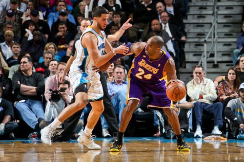 组图:湖人逆转黄蜂 科比吐舌突破魔兽平筐暴扣