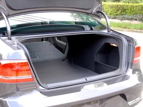 迈腾后排座椅放倒后的空间