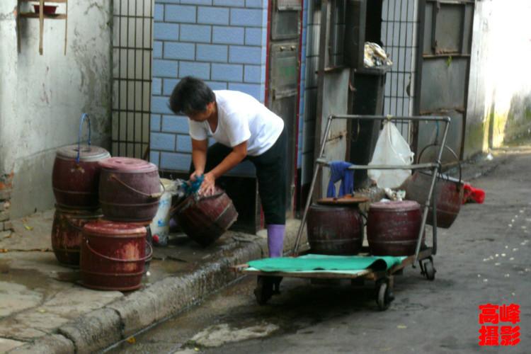 代倒马桶(上海南京街)