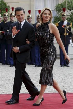 墨西哥总统夫妇到访法国 颜值高好似名模 (3/6)