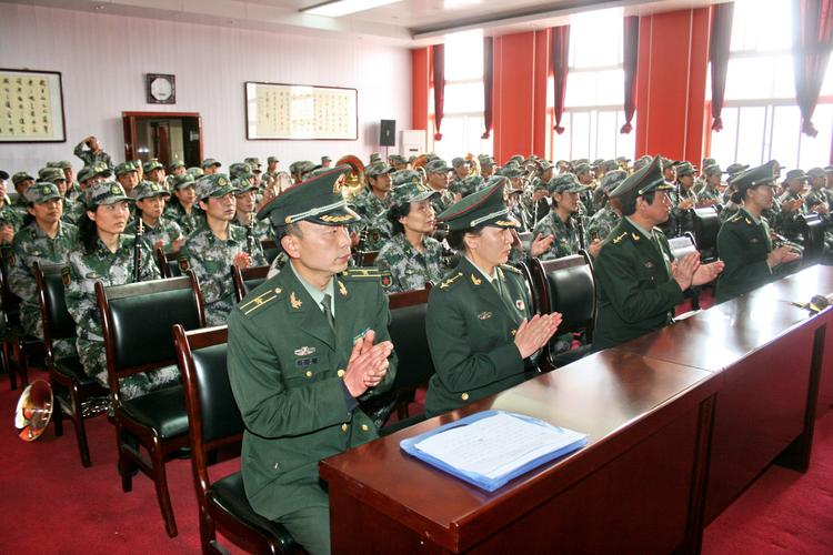 预备役141师炮兵团85加农炮营三连整组点验大会在物资
