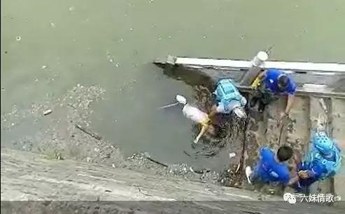 坠河的是一名年约15岁的少年,身上穿着娄底城区某中学的校服. 目前,坠