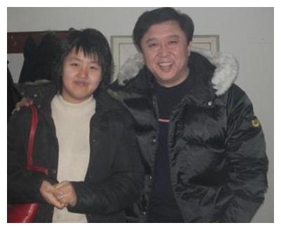 于谦妻子近照曝光,隐藏多年长这样,难怪郭德纲这么""