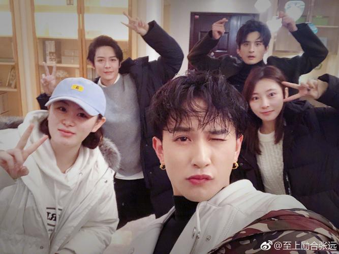 张远与苏醒绯闻女友通宵游玩,或有隐情?