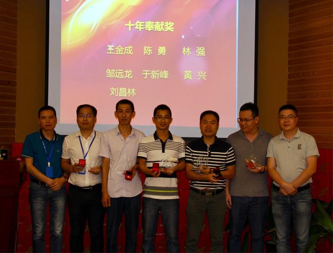 齐奋发,争朝夕,搏旺季