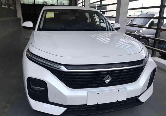 1.5t发动机吊打对手,溜背车身同级罕见,刚子为什么选新宝骏rc-5