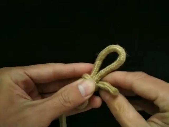 鞋带末端螺旋结怎么打?快试试这种时尚系法吧!简单又好看