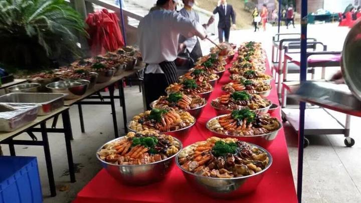 服务项目:盆菜,中西自助餐,冷餐会,茶歇,酒会,bbq户外烧烤,围餐