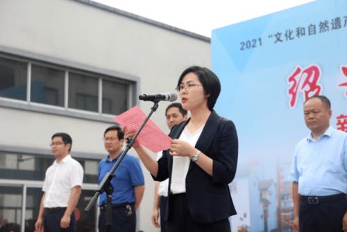 新昌县人民政府副县长胡玲萍致辞