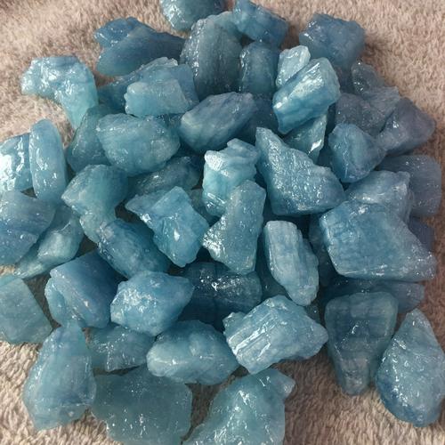 可塘工厂直销海蓝宝原石挂件 天然海蓝宝大颗原石吊坠