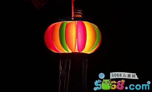 正在阅读:卡纸制作五彩灯笼步骤图解分享-良心手工制作(一)