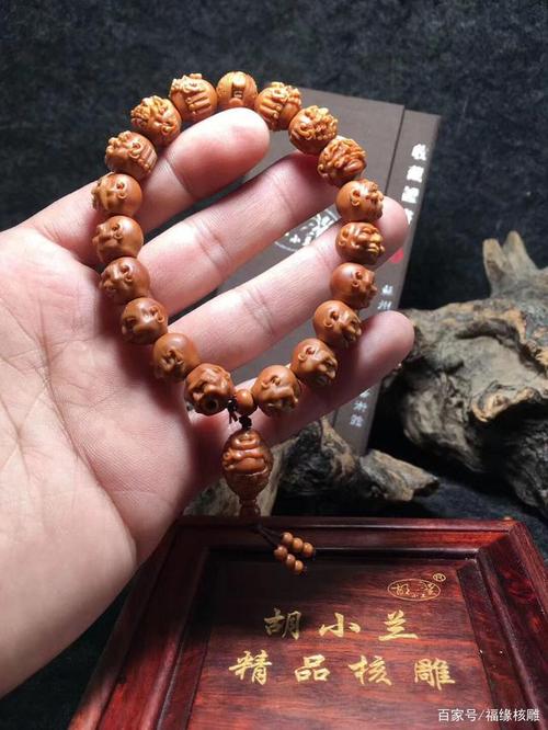 知识,▲别忘了点击关注我们:福缘核雕 国家级大师胡小兰代表