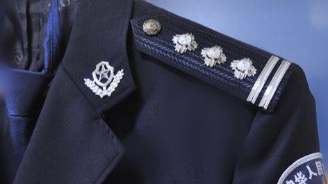 那肩章上的变化,是逝去的青春