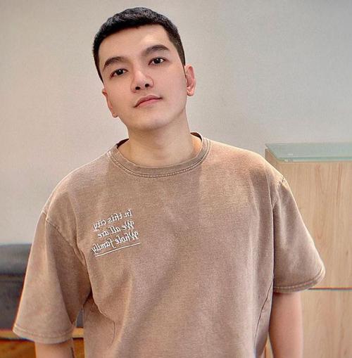 第1款:寸头发型