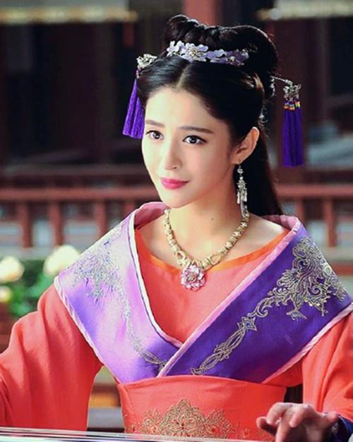 李心艾在《锦绣未央》剧中被称京城第一美女,同意吗