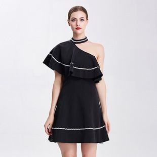 新款斜肩连衣裙