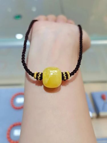 简简单单的蜜蜡桶珠锁骨链_蜜蜡_锁骨链_时尚_配饰