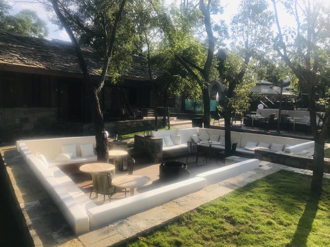 在"匠庐·村晓"被石头的柔软击倒,—一个有灵魂的民宿适合胡思乱想